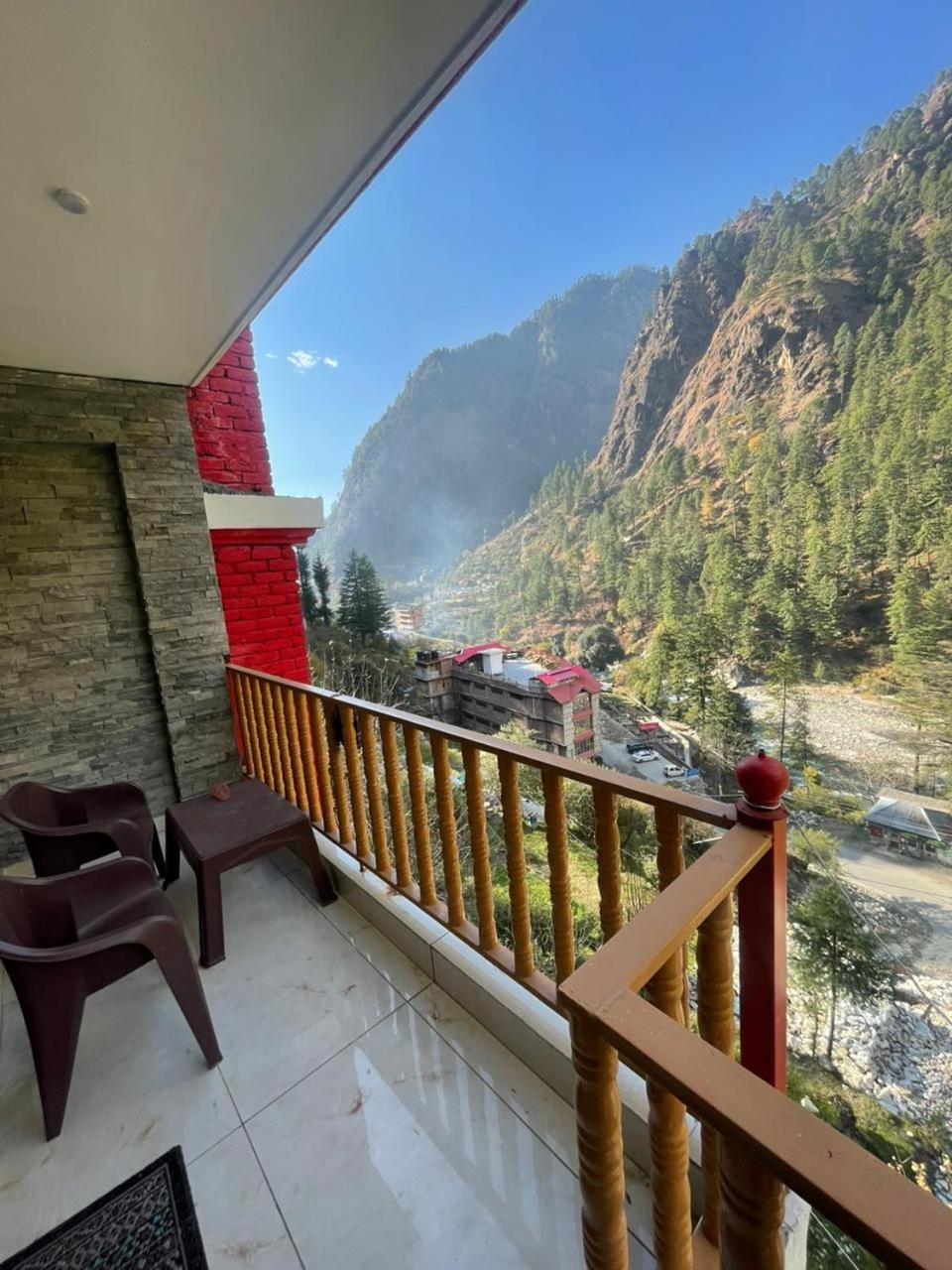 Shangri-La Rooms & Restaurant Kasol Exterior photo
