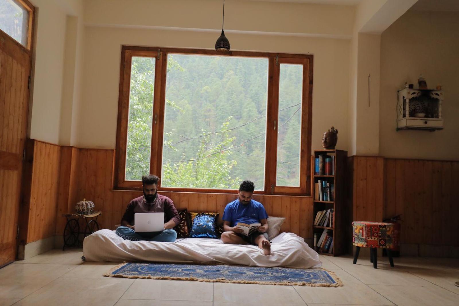 Shangri-La Rooms & Restaurant Kasol Exterior photo